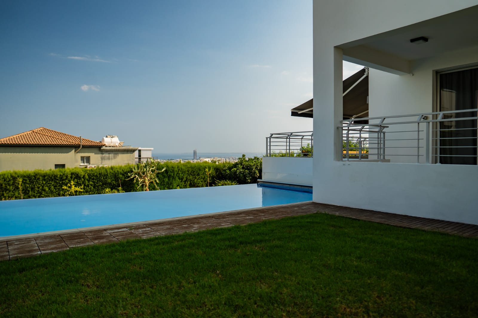 Luxury Three-Level Villa for Rent/Sale in Limassol image 9