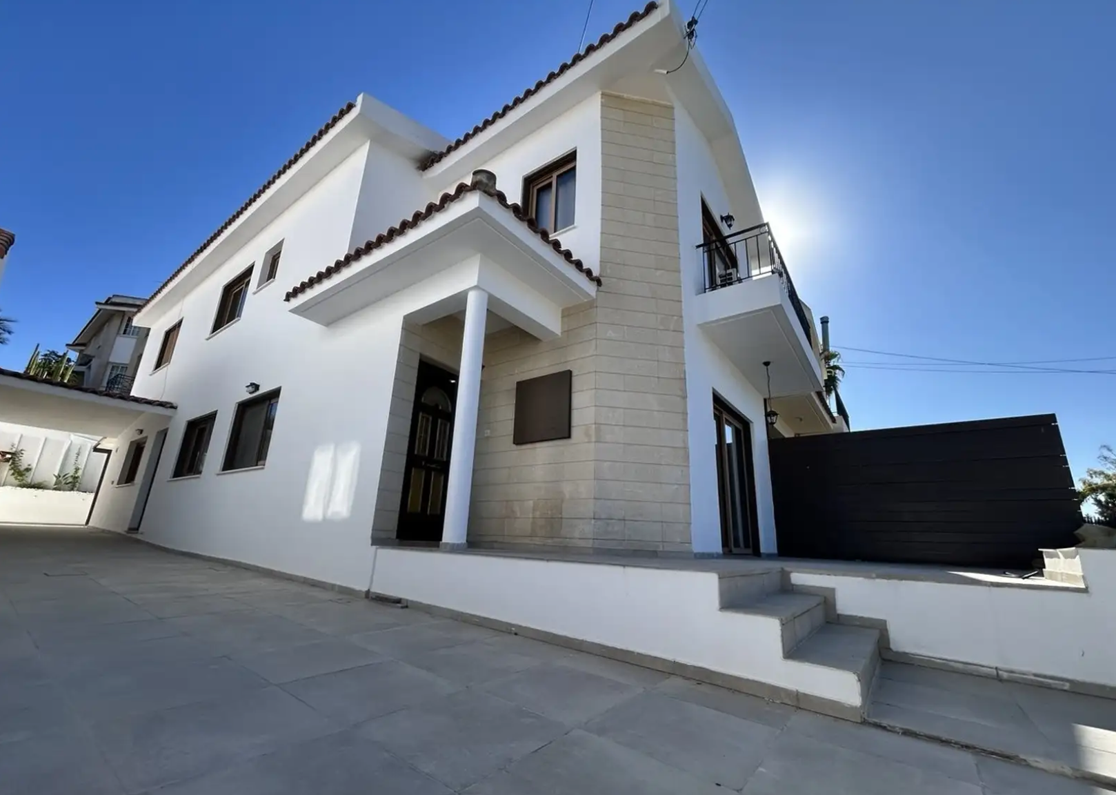 🔥 Renovated 4-Bedroom House in Engomi – Fully Furnished | €450,000