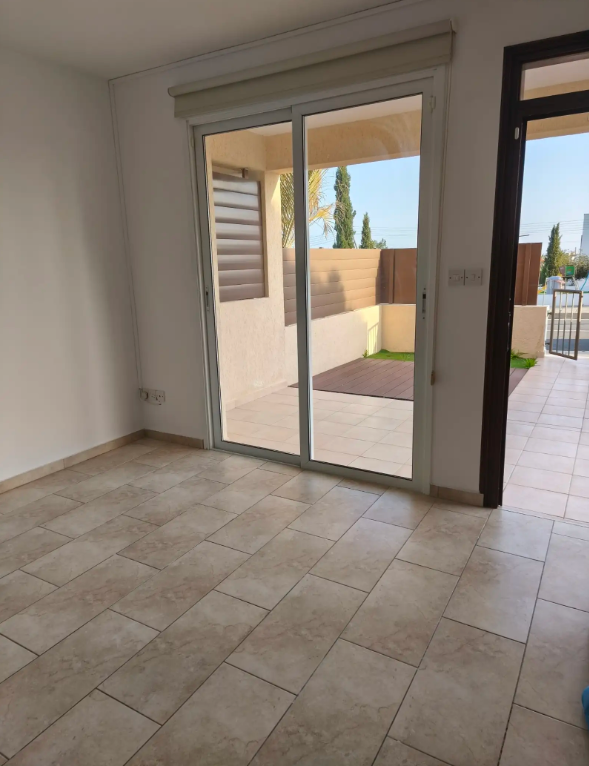 Three Bedroom Mesonette - Pervolia, Larnaca image 9