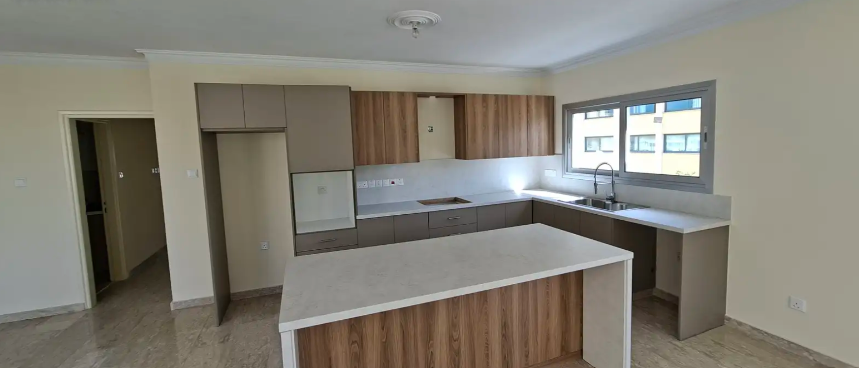 4 Bedroom Apartment - Agioi Omologites, Nicosia image 2