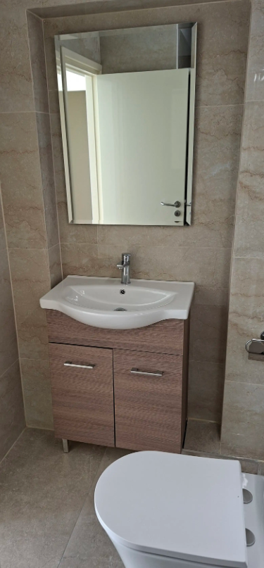 4 Bedroom Apartment - Agioi Omologites, Nicosia image 9