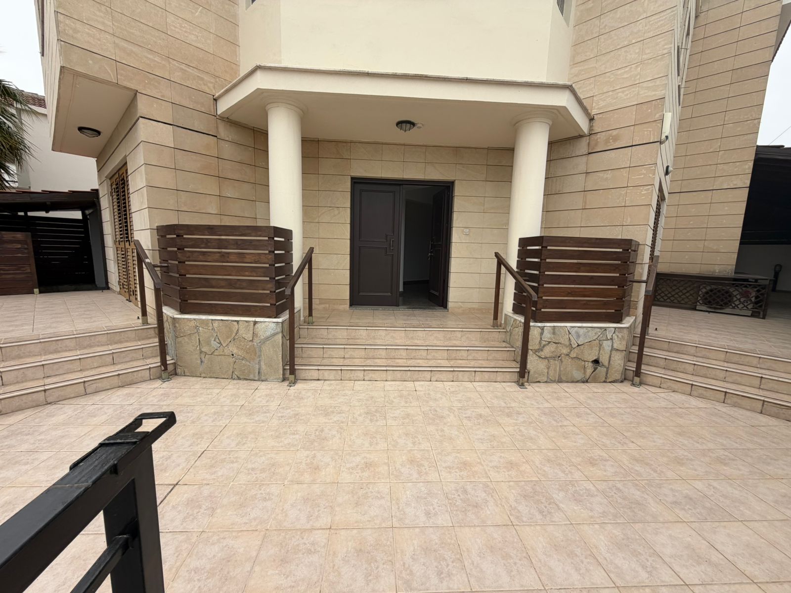 Five Bedroom Villa house - Egkomi Makedonitissa, Nicosia image 2