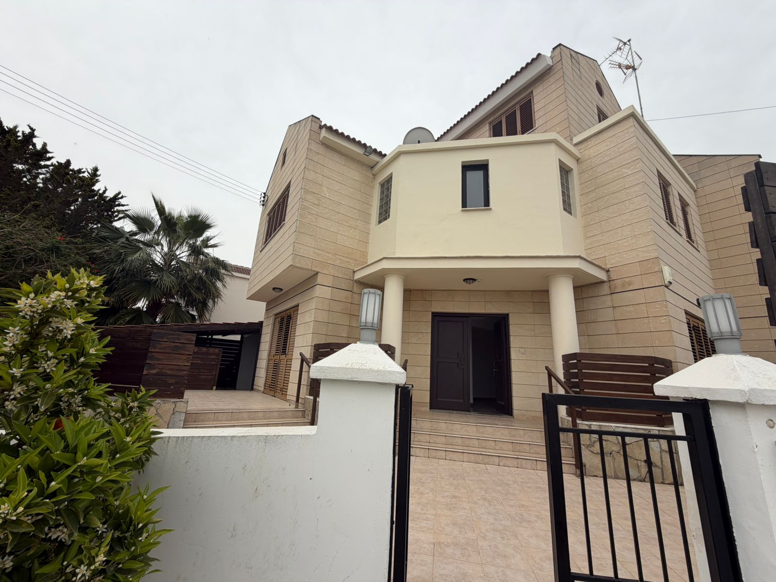 Five Bedroom Villa house - Egkomi Makedonitissa, Nicosia
