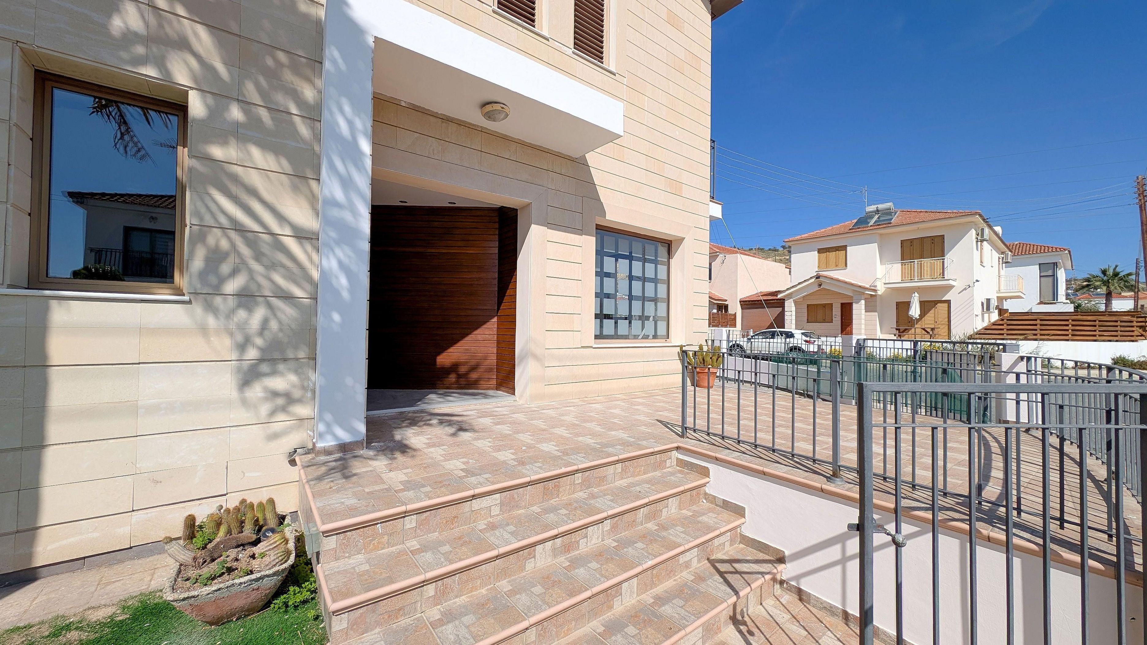 Three Bedroom-Semi Detached-Oroklini, Larnaca image 3
