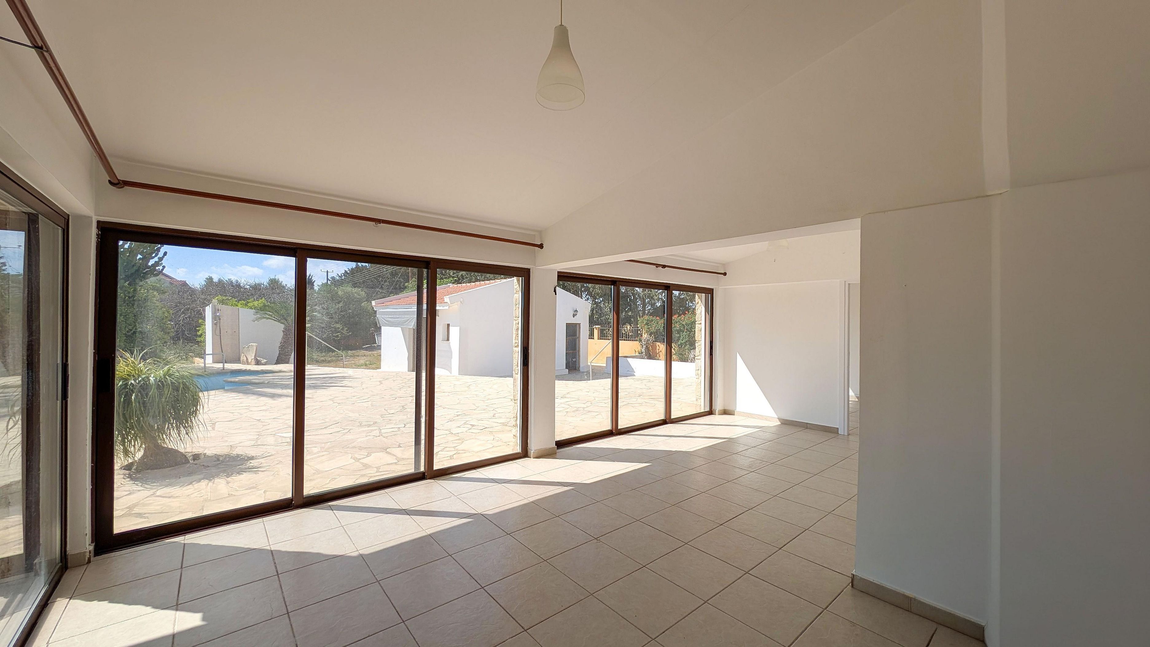 Three-Bedroom House with Ancillary Studio in Koloni, Paphos image 9