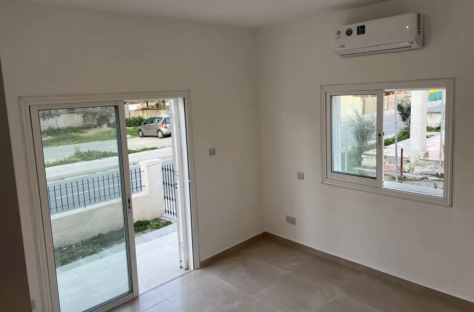 Two bedroom ground floor house for rent in Engomi, Nicosia image 4