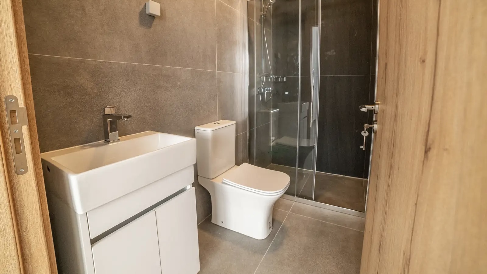 Three bedroom apartment for rent in Strovolos, Nicosia image 9