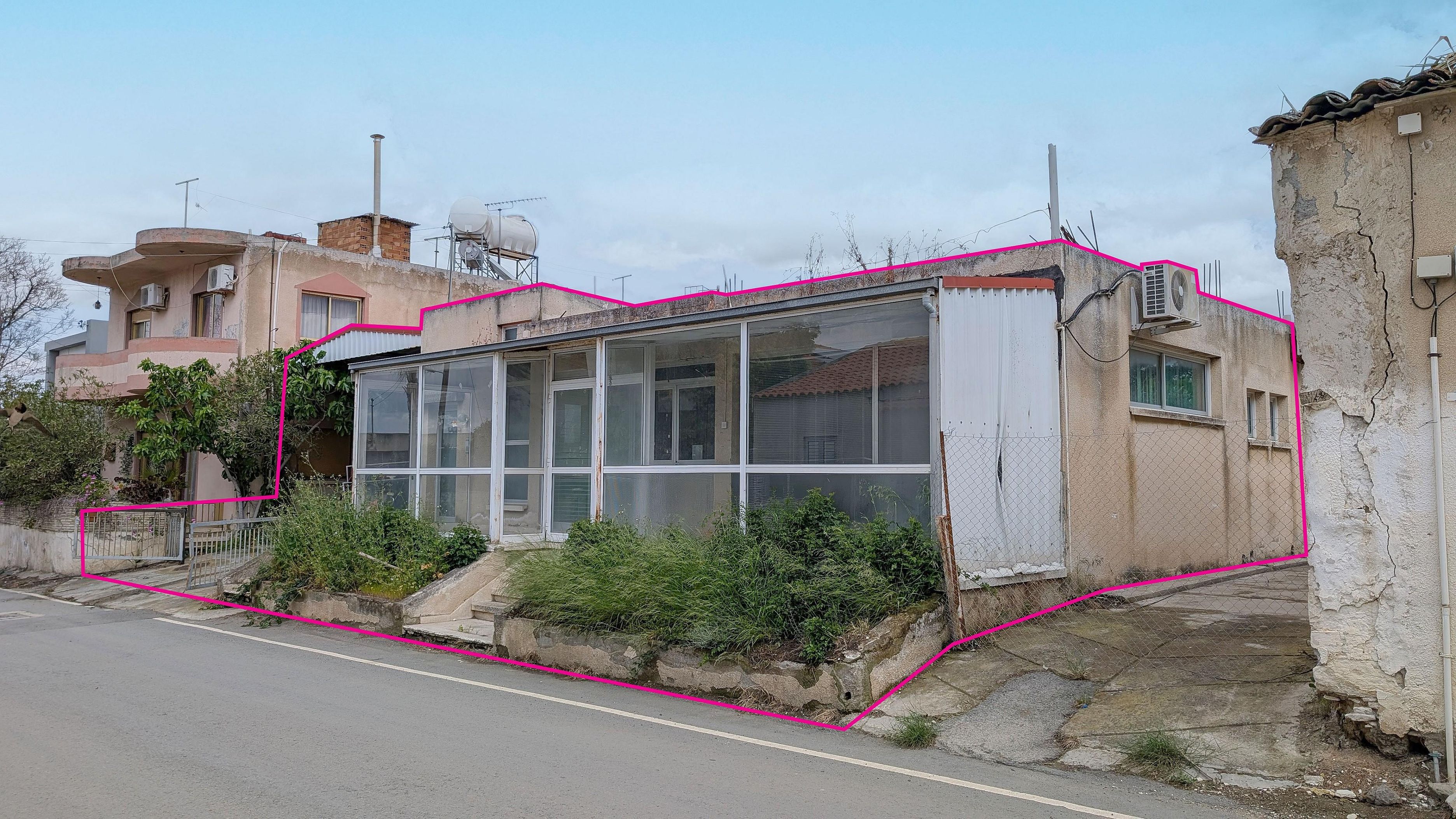Detached Building with Development Potential in Lythrodontas, Nicosia