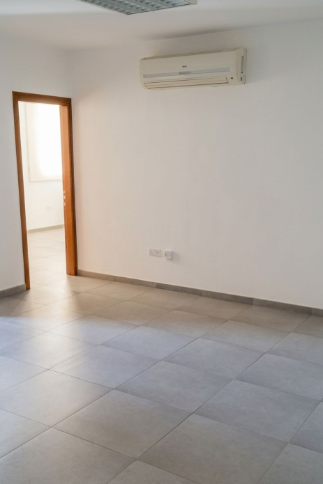 Modern Office - Aradippou, Larnaca image 9