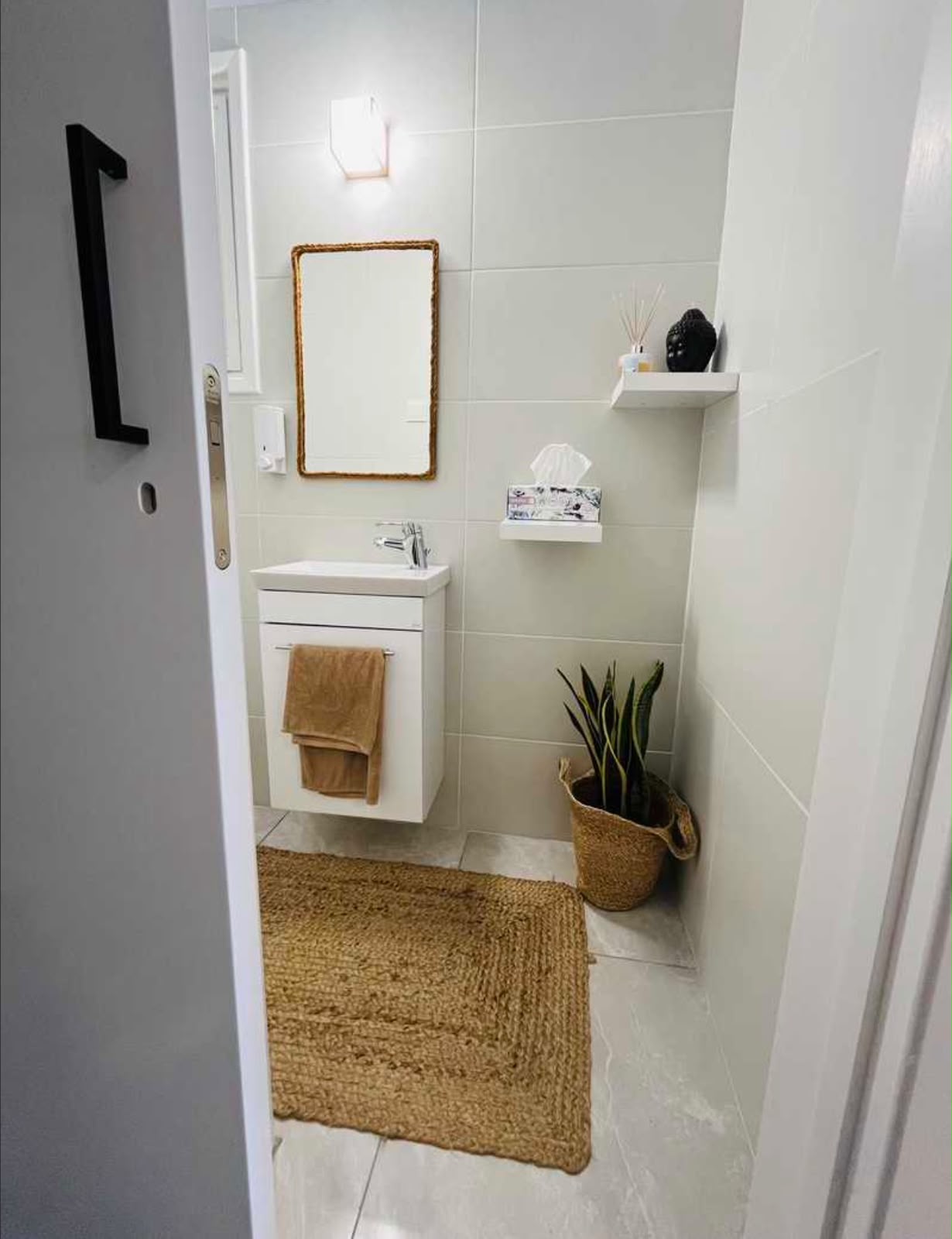 Three Bedroom Apartment - Strovolos, Nicosia image 7