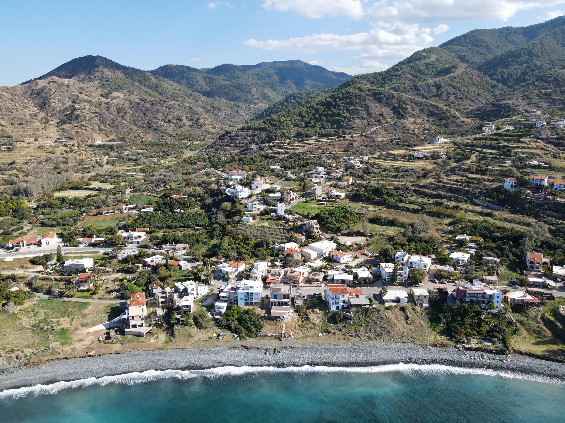 Detached house for sale, Pomos image 2